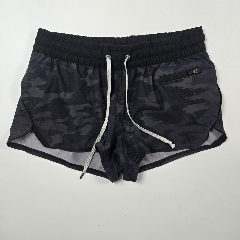 Vuori Clementine Short Womens Small Black Camo Athletic Running Gym VW304